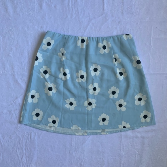 Princess Polly Dresses & Skirts - floral princess polly shelly skirt